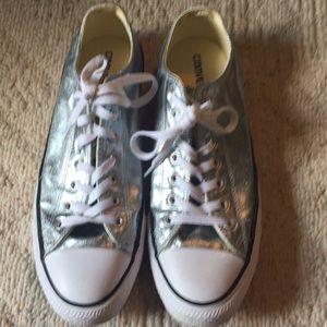 Converse silver tennis shoes